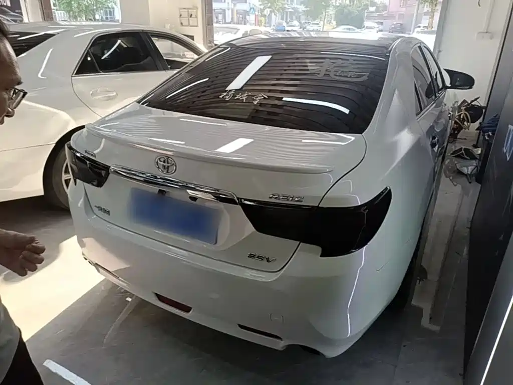 Toyota Reiz — миниатюра 7