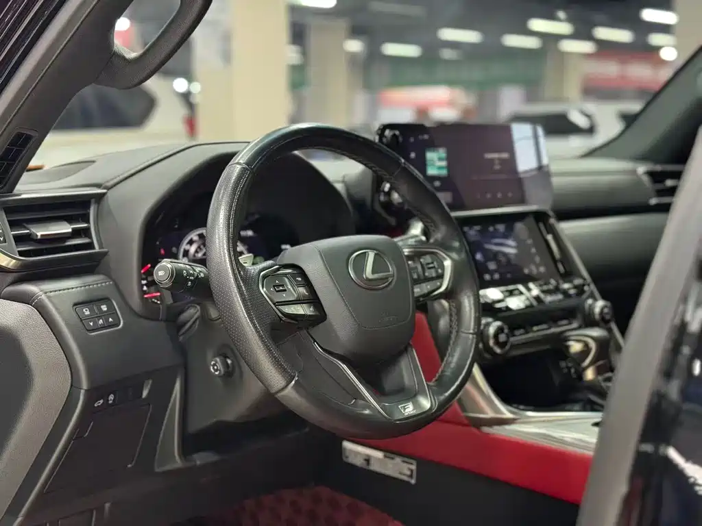 Lexus LX — миниатюра 9