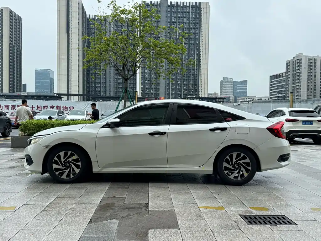 Honda Civic — миниатюра 2