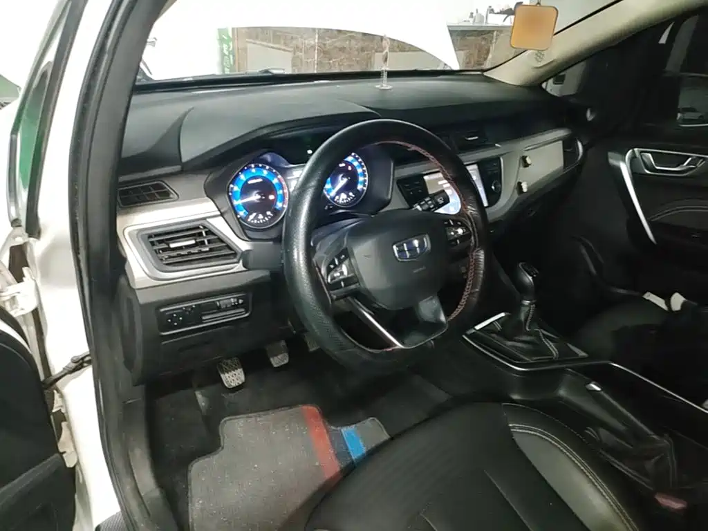 Geely Vision X3 — миниатюра 10