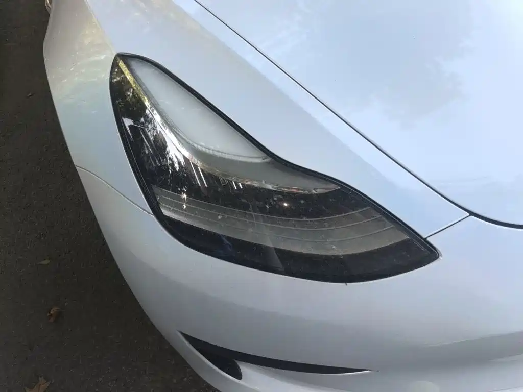 Tesla Model 3 — миниатюра 7