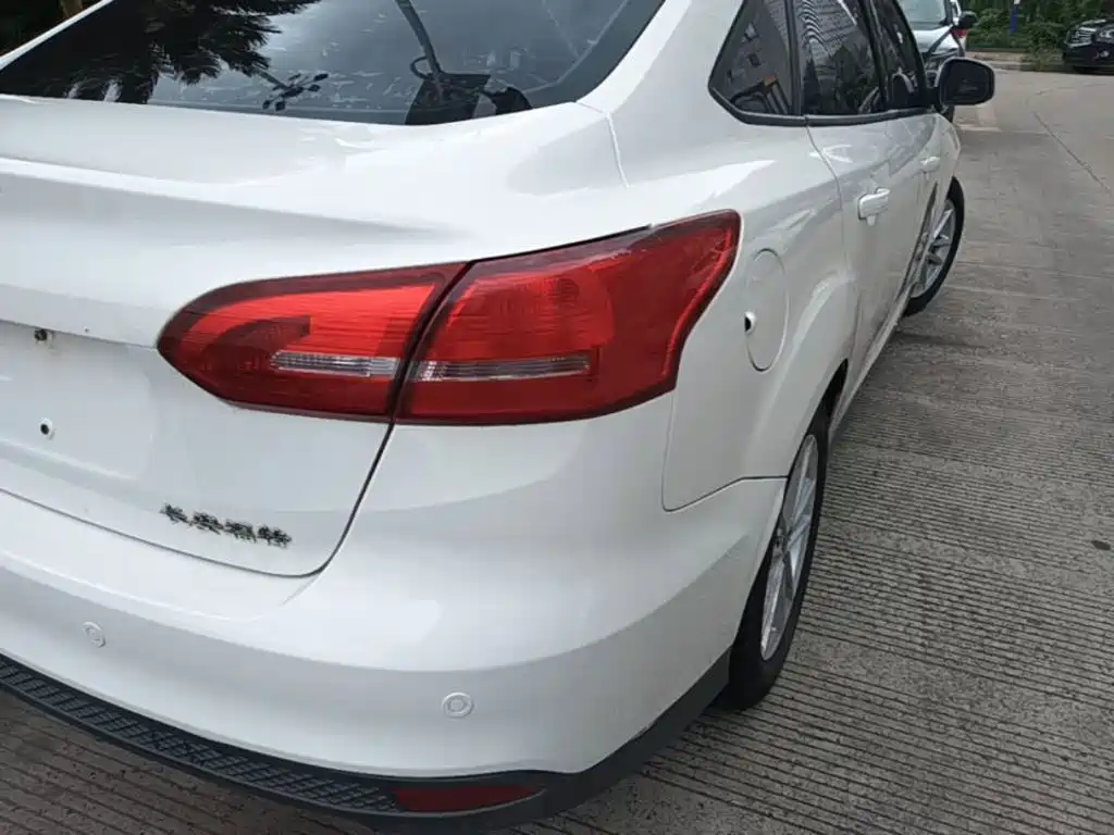 Ford Focus — миниатюра 8