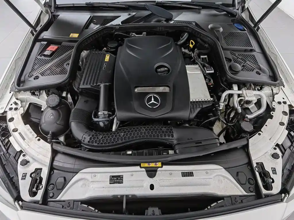 Mercedes-Benz C-Class — миниатюра 6