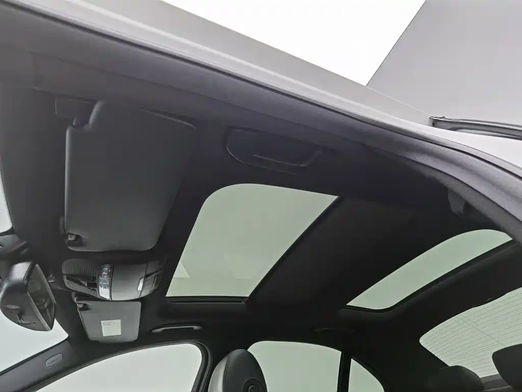 Mercedes-Benz C-Class — миниатюра 14