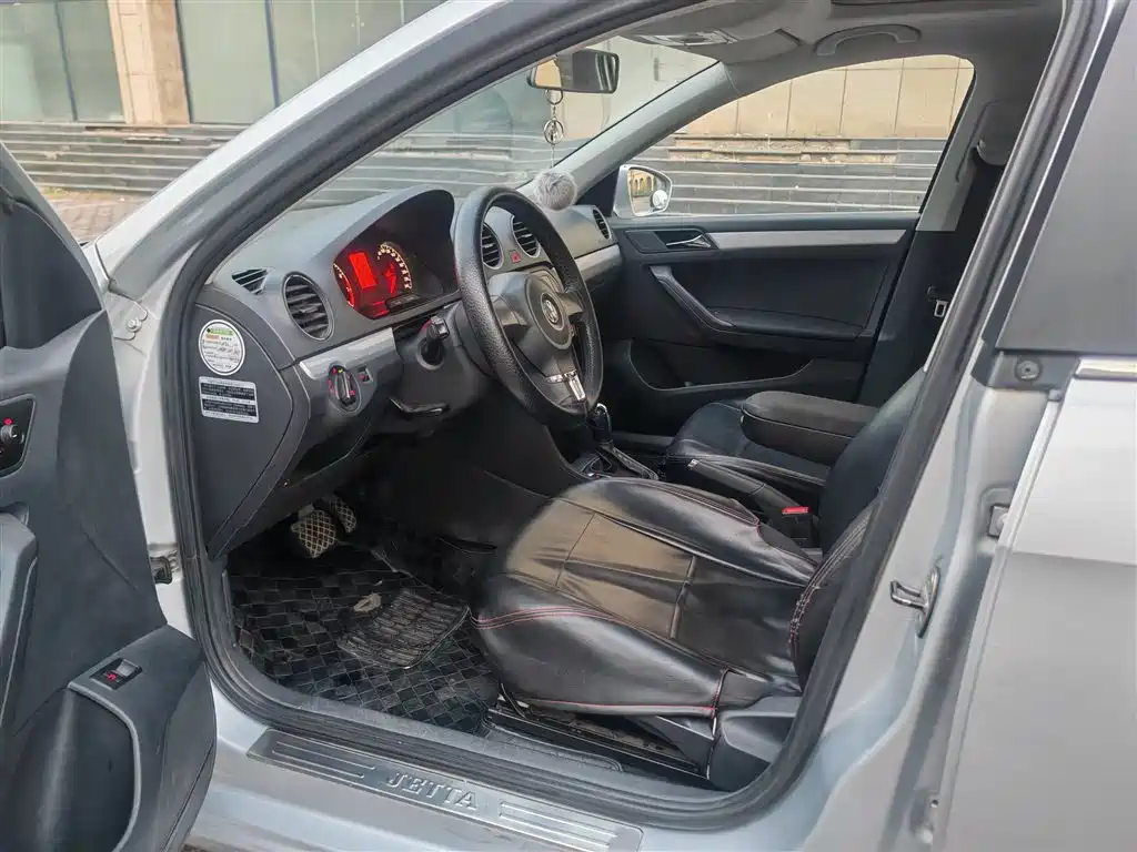 Volkswagen Jetta — миниатюра 8