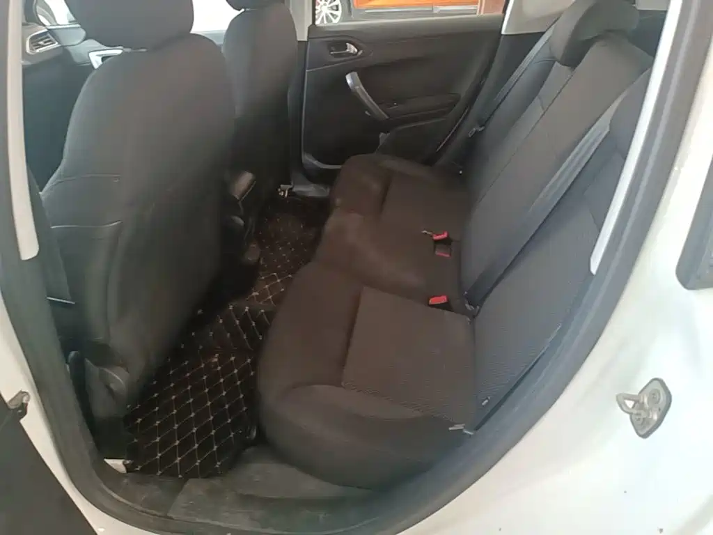 Peugeot 2008 — миниатюра 17