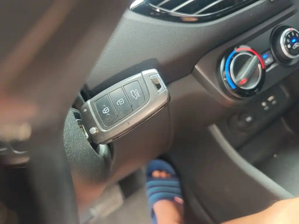 Hyundai Elantra — миниатюра 9