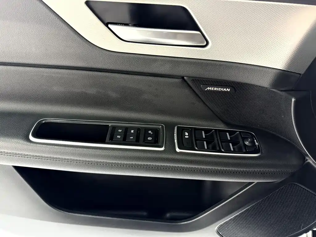 Jaguar XFL — миниатюра 15