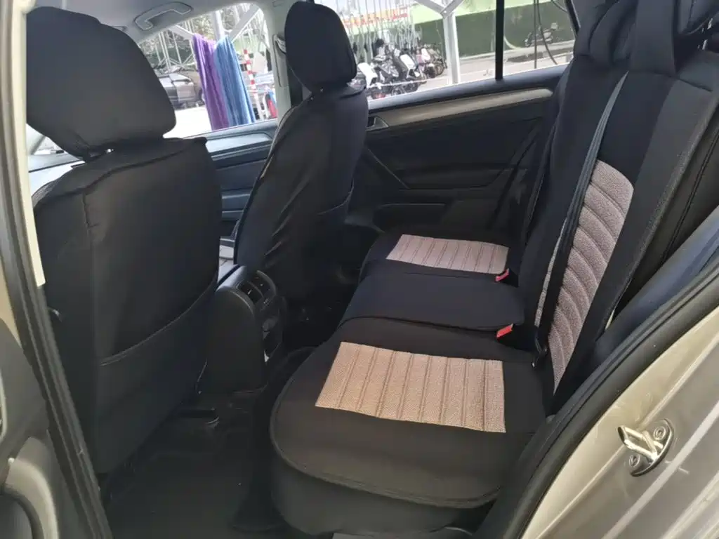 Volkswagen Golf Sportsvan — миниатюра 17
