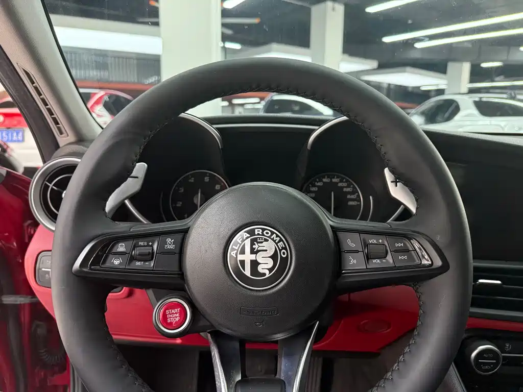 Alfa Romeo Giulia — миниатюра 7