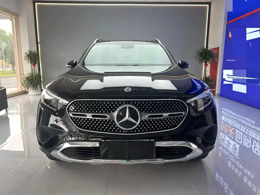 Mercedes-Benz GLC 2023
