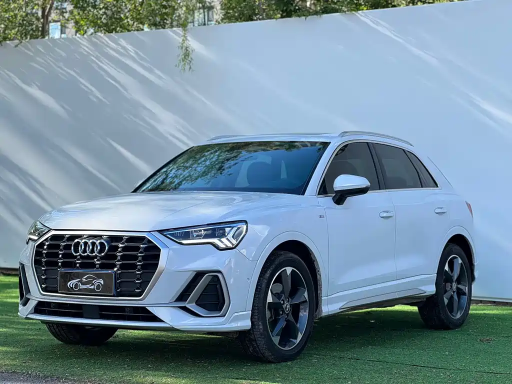 Купить Audi Q3