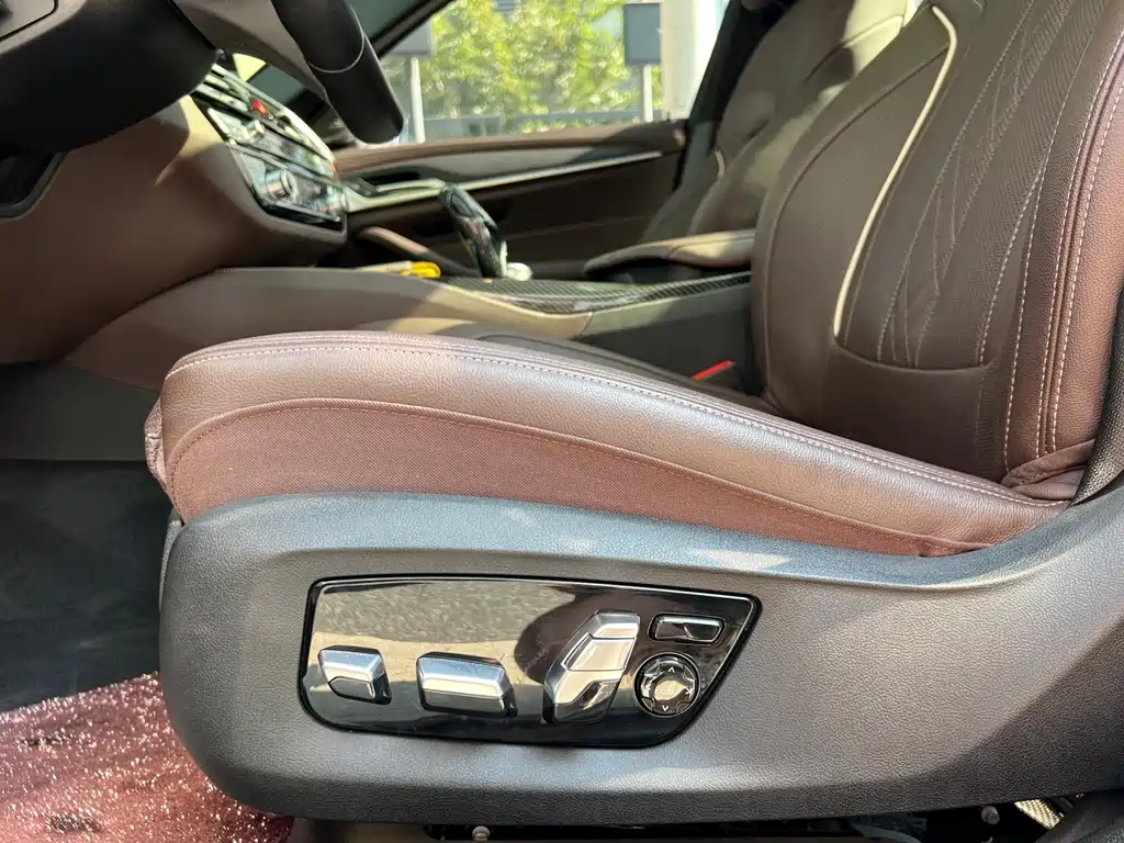 BMW 5 Series Facelift 530Li Premium Type M Sport Package, фото 7
