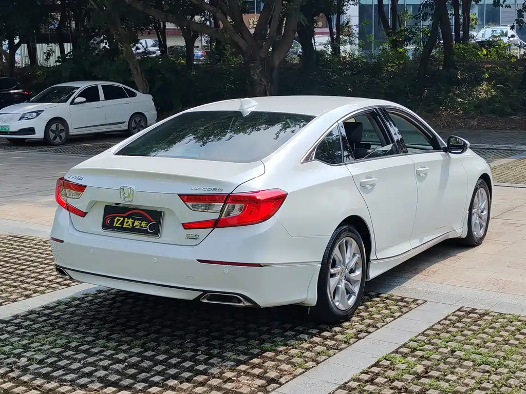 Honda Accord — миниатюра 26