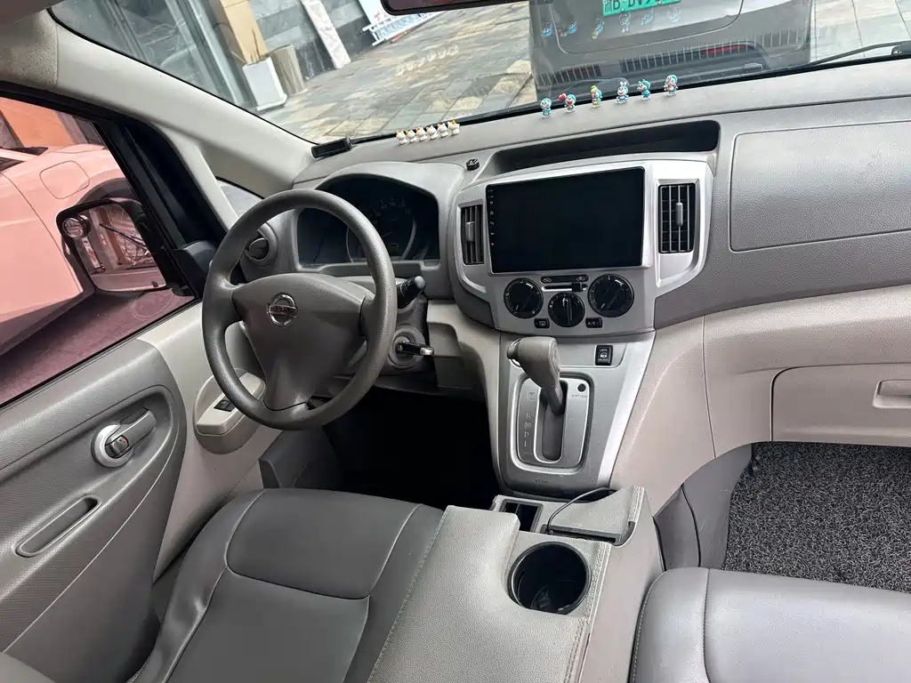 Nissan NV200 — миниатюра 8