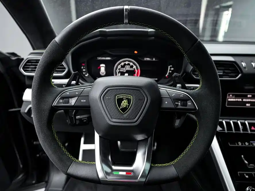 Lamborghini Urus — миниатюра 15