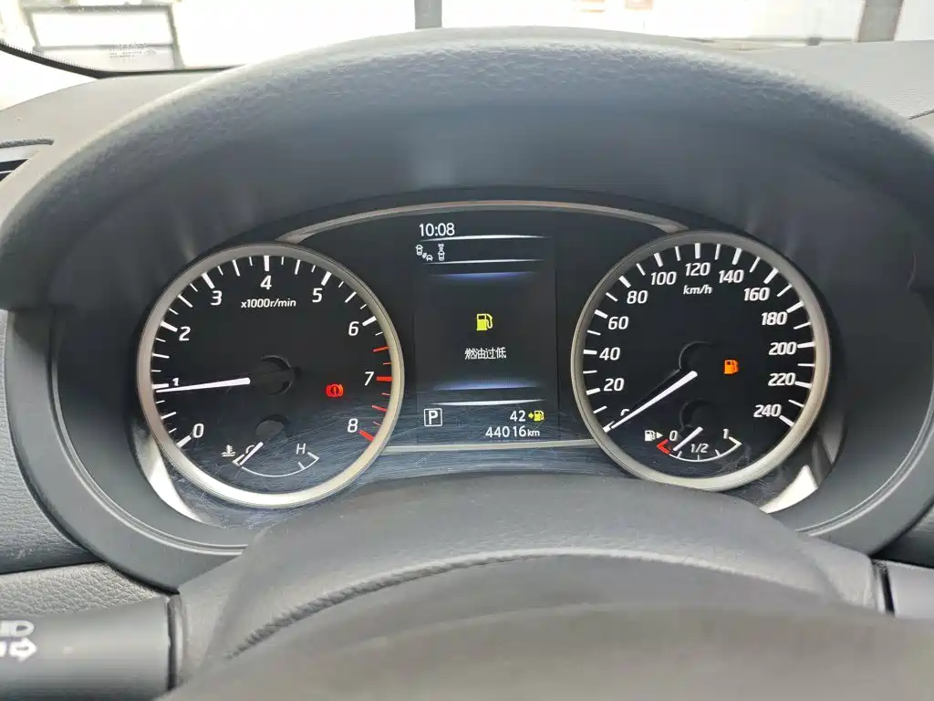 Nissan Tiida — миниатюра 12