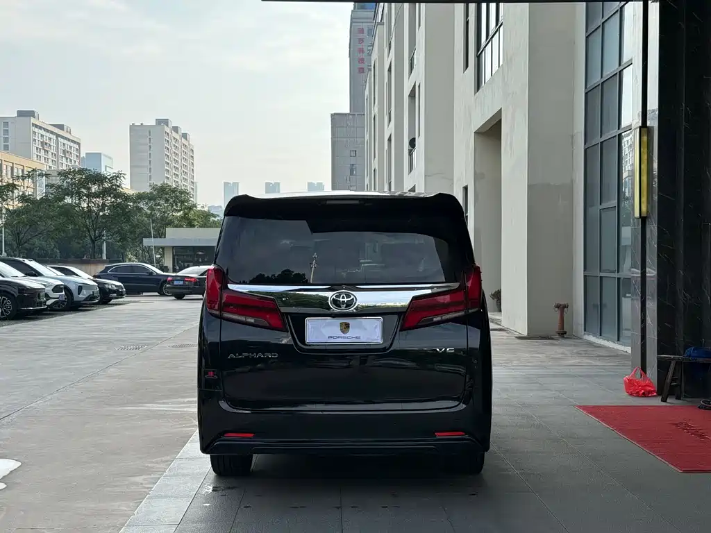 Toyota Alphard 2018 3.5L Luxury