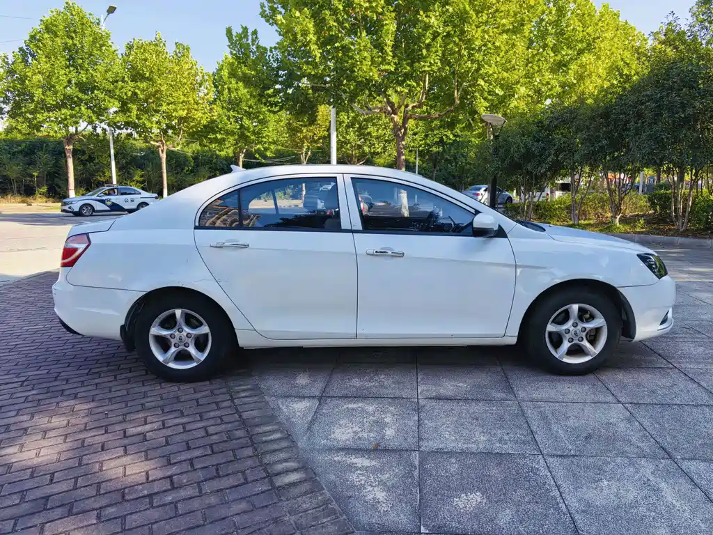 Geely Emgrand — миниатюра 10