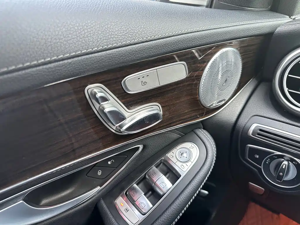 Mercedes-Benz GLC — миниатюра 12