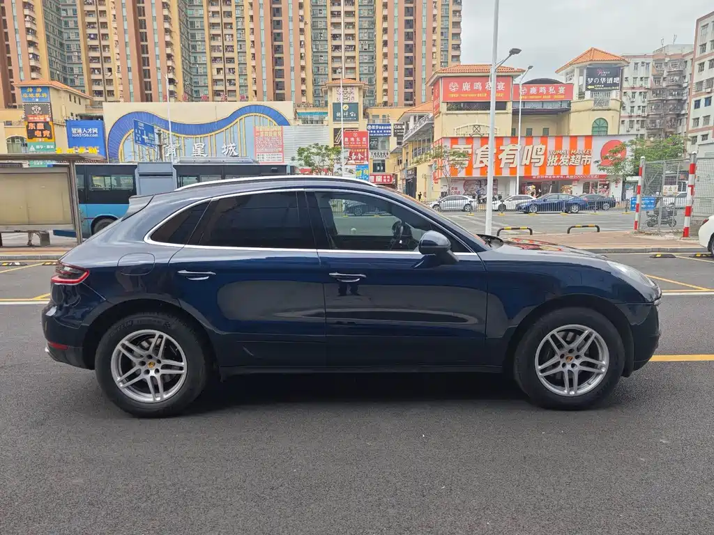 Porsche Macan — миниатюра 8