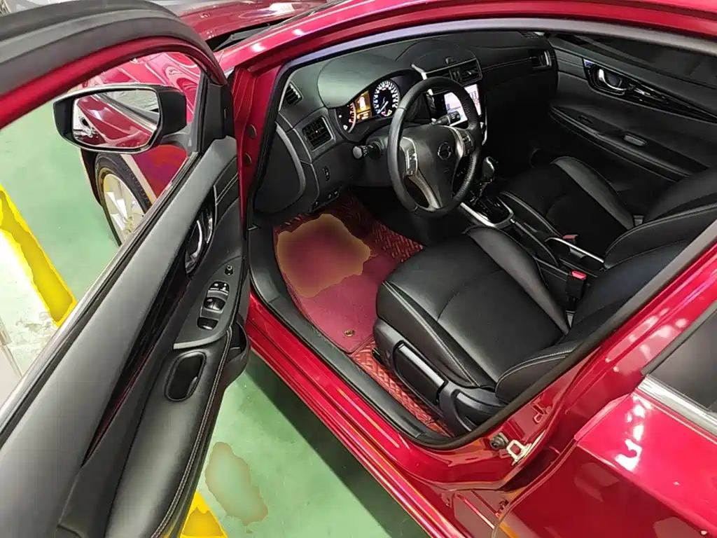 Nissan Tiida — миниатюра 16