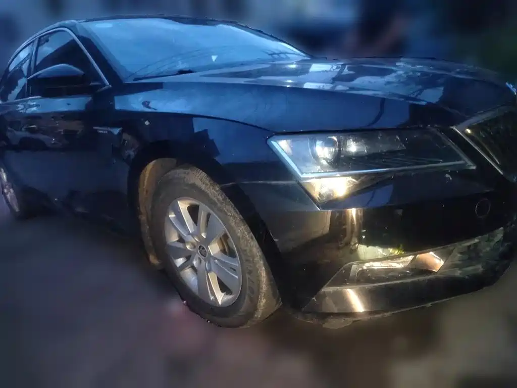 Skoda Superb — миниатюра 24