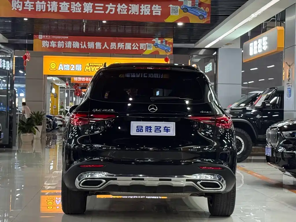 Mercedes-Benz GLC 2023 GLC 260 L 4MATIC 5 мест