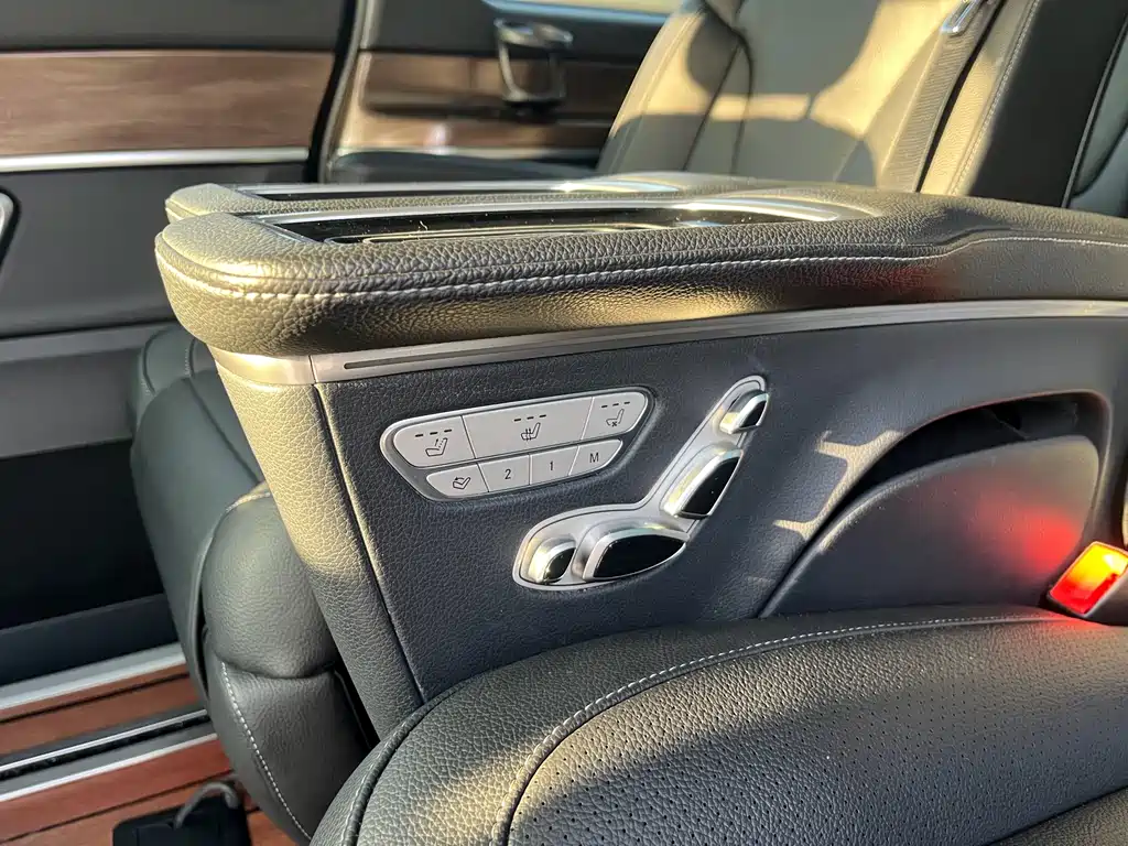 MERCEDES-BENZ V CLASS