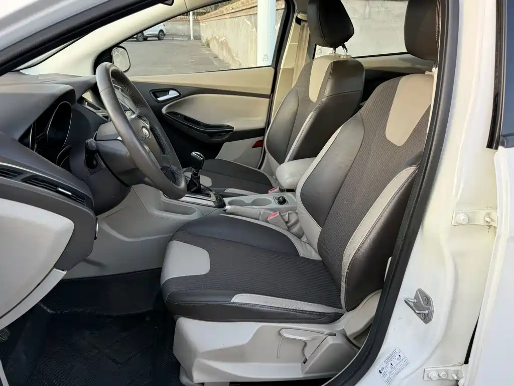 Ford Focus — миниатюра 10