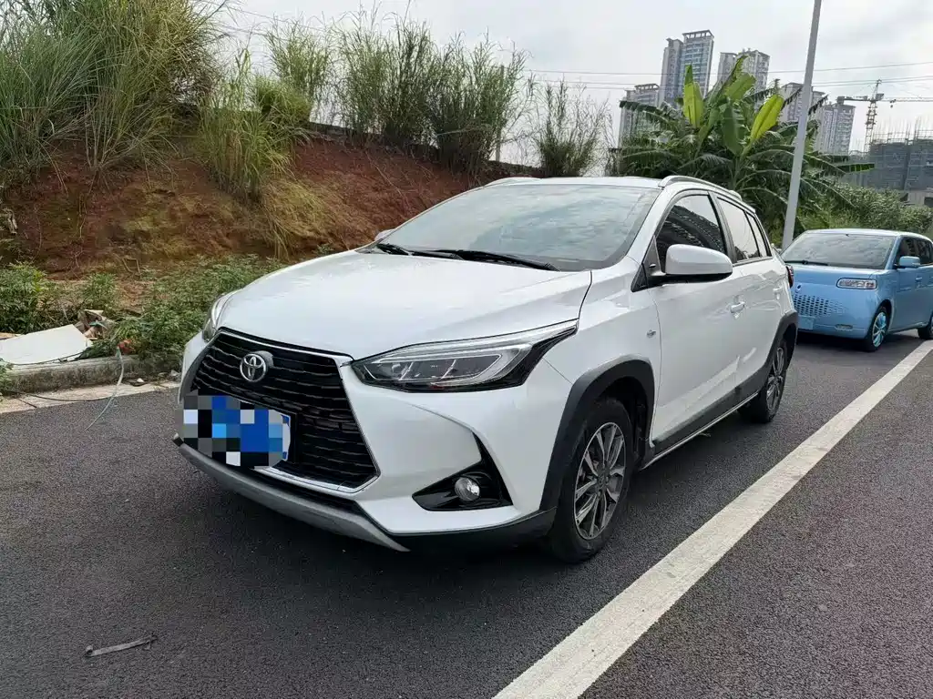Toyota Yaris L