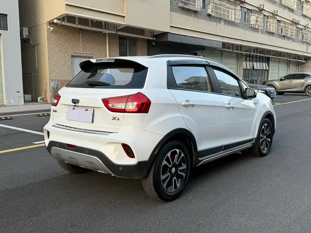 Geely Vision X3 — миниатюра 9