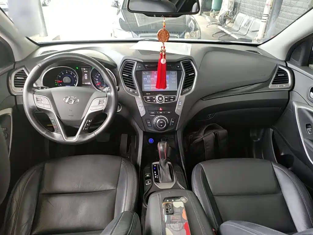 Hyundai Santa Fe — миниатюра 10