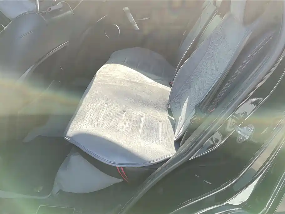 LAND ROVER DISCOVER NEW ENERGY SOURCES FOR SPORTS