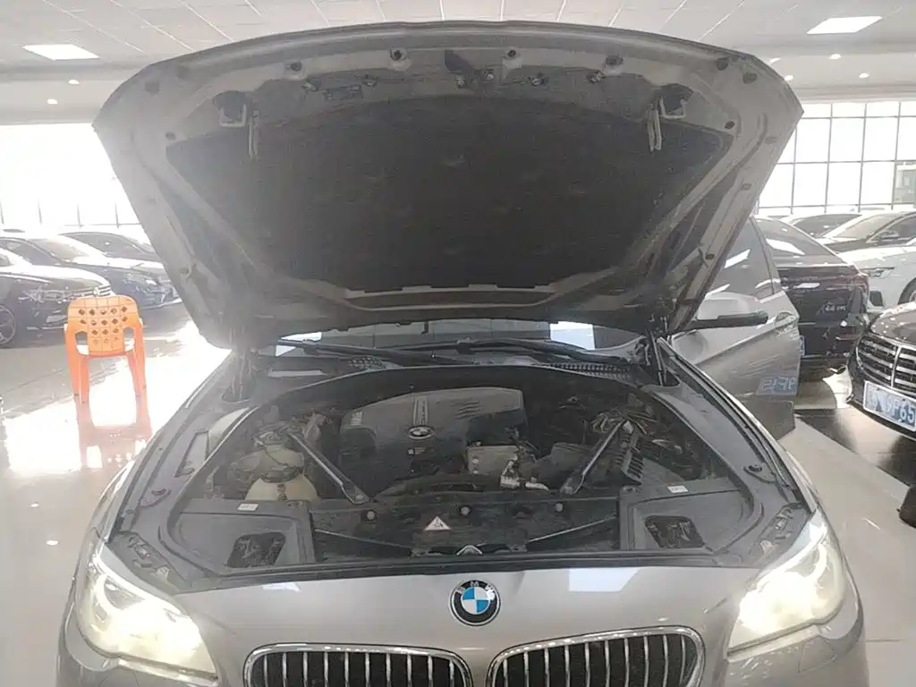 BMW 5 Series — миниатюра 20