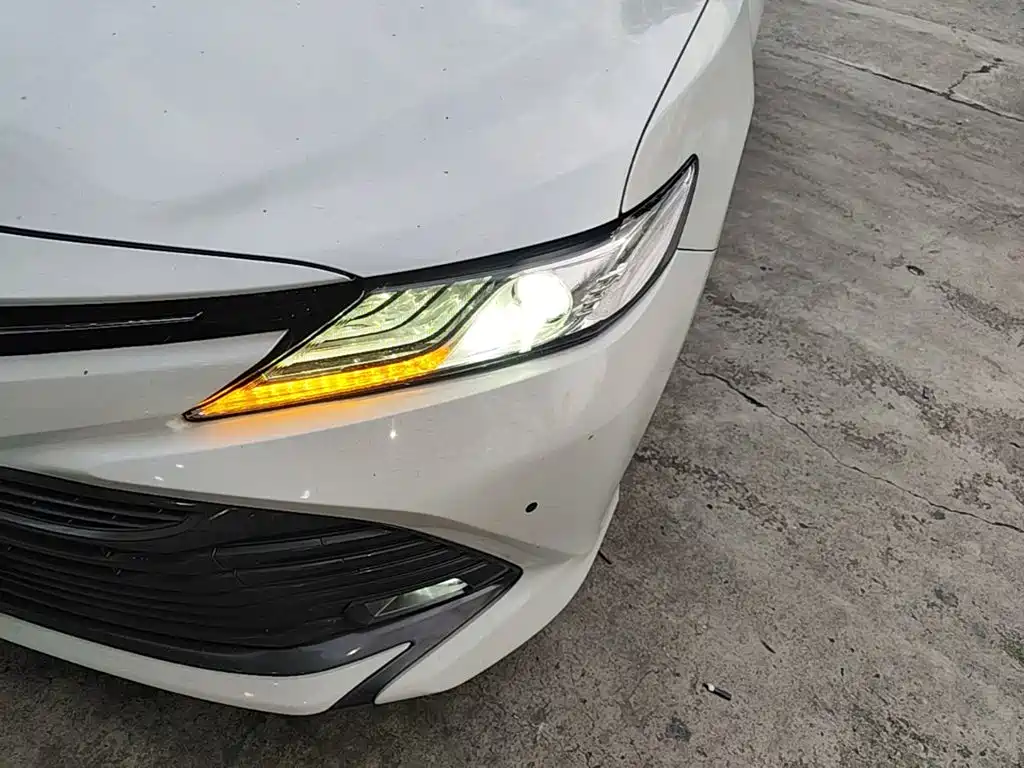 Toyota Camry — миниатюра 24