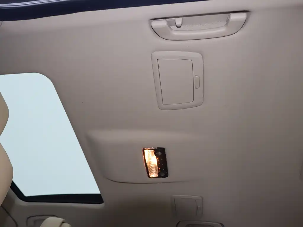 BMW 5 Series — миниатюра 13