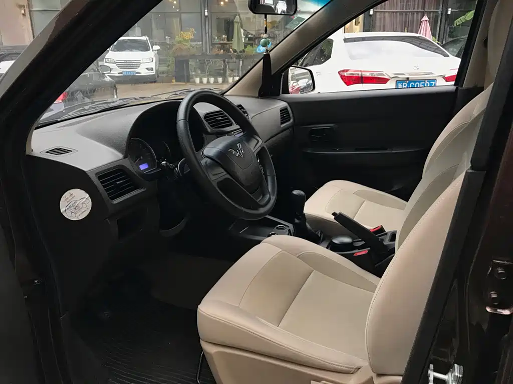 Wuling Hongguang — миниатюра 7