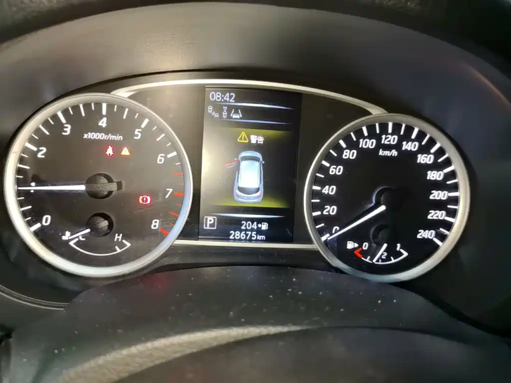 Nissan Tiida — миниатюра 12