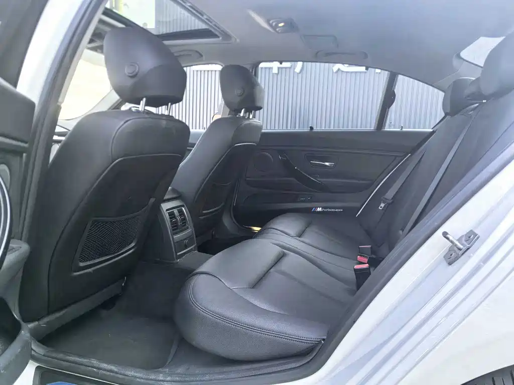 BMW 3 Series — миниатюра 17