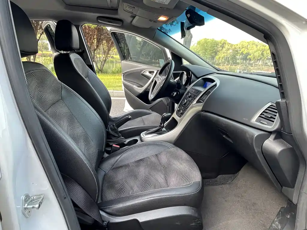 Buick Excelle — миниатюра 12