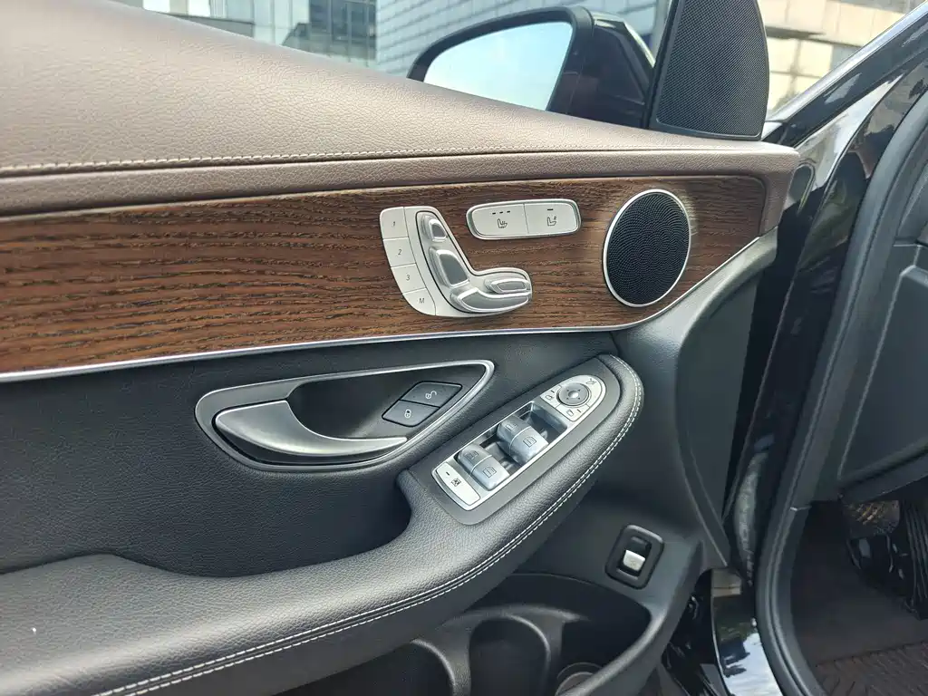 Mercedes-Benz GLC — миниатюра 7