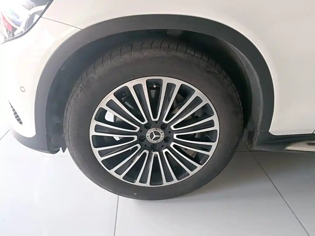 Mercedes-Benz GLC — миниатюра 23