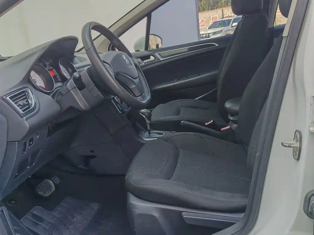 Peugeot 308 — миниатюра 5