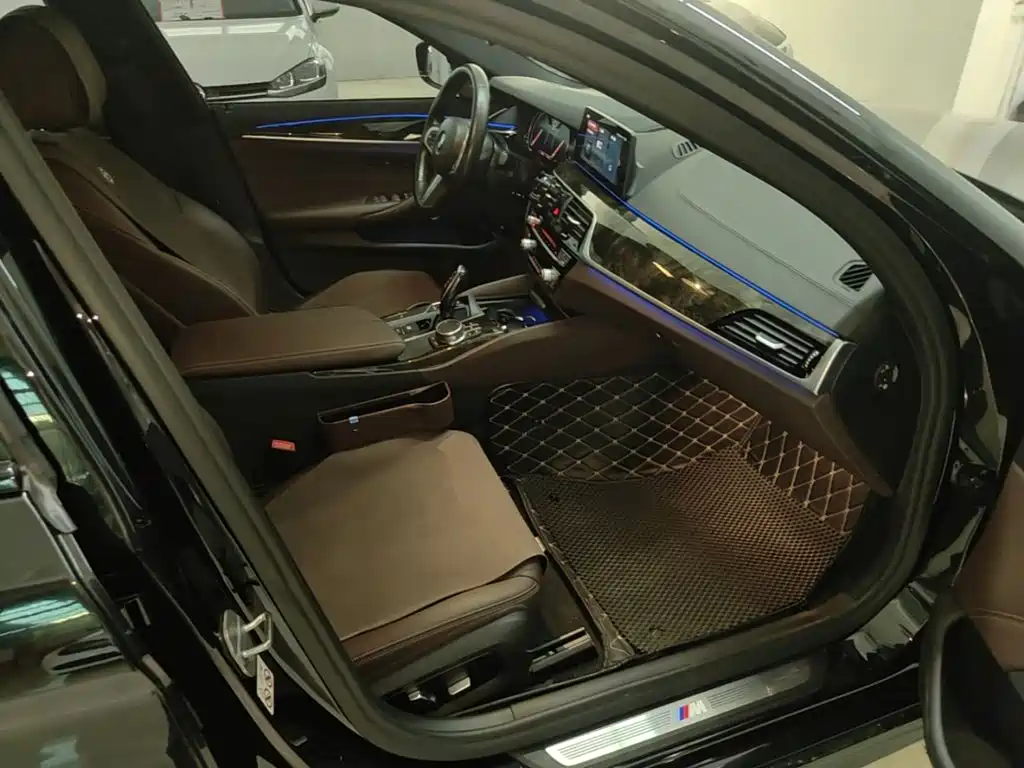 BMW 5 Series — миниатюра 25