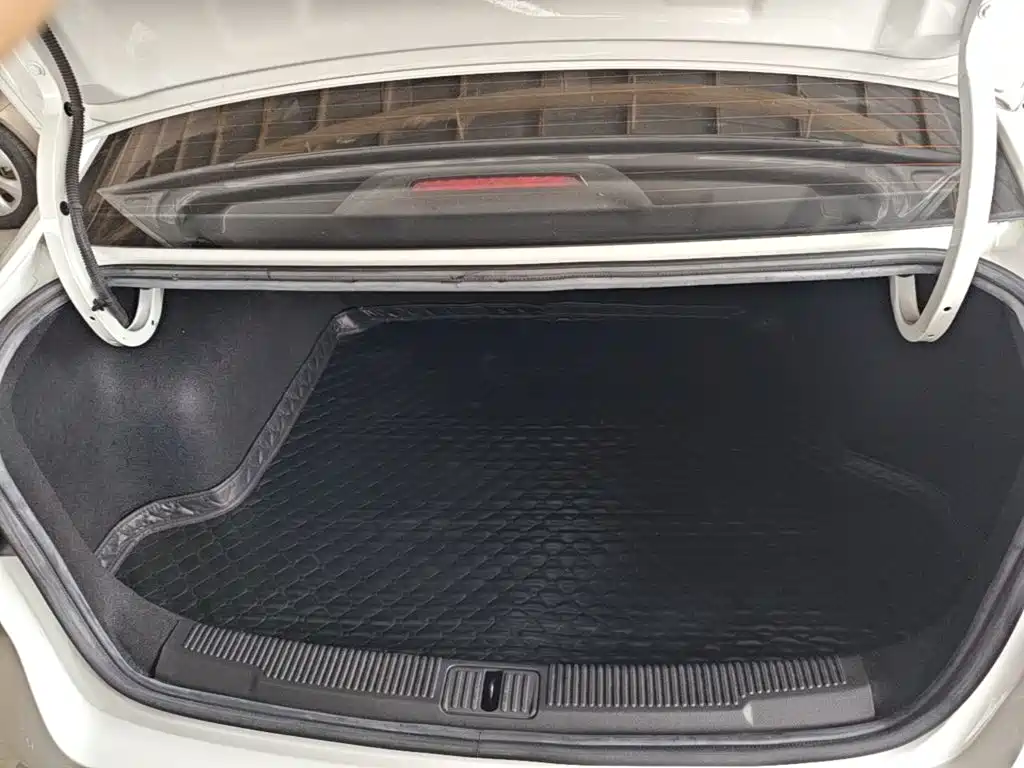 Roewe i5 — миниатюра 19