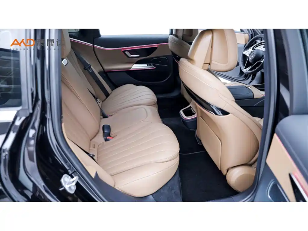 Mercedes-Benz E-Class — миниатюра 8