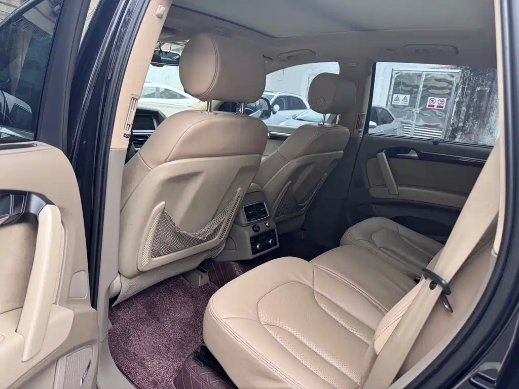 Audi Q7 — миниатюра 10