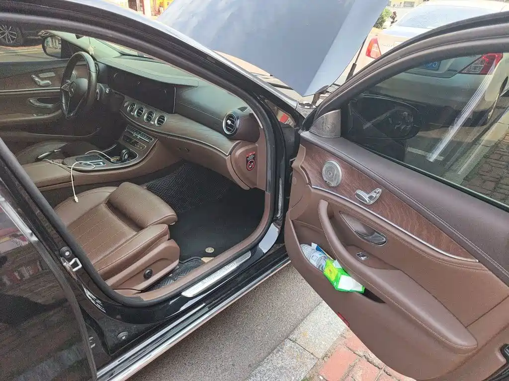 Mercedes-Benz E-Class — миниатюра 19