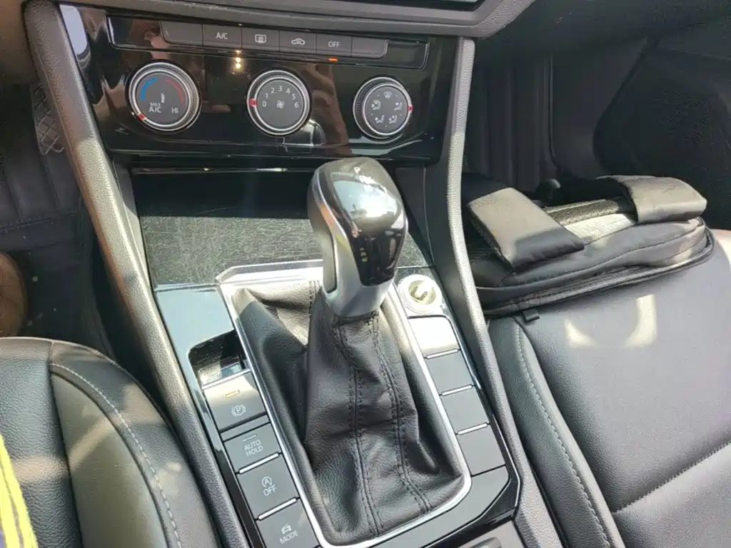 Volkswagen Sagitar 2019 280TSI DSG Comfort VI